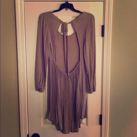 Backless Dress - Picture 3 of 4